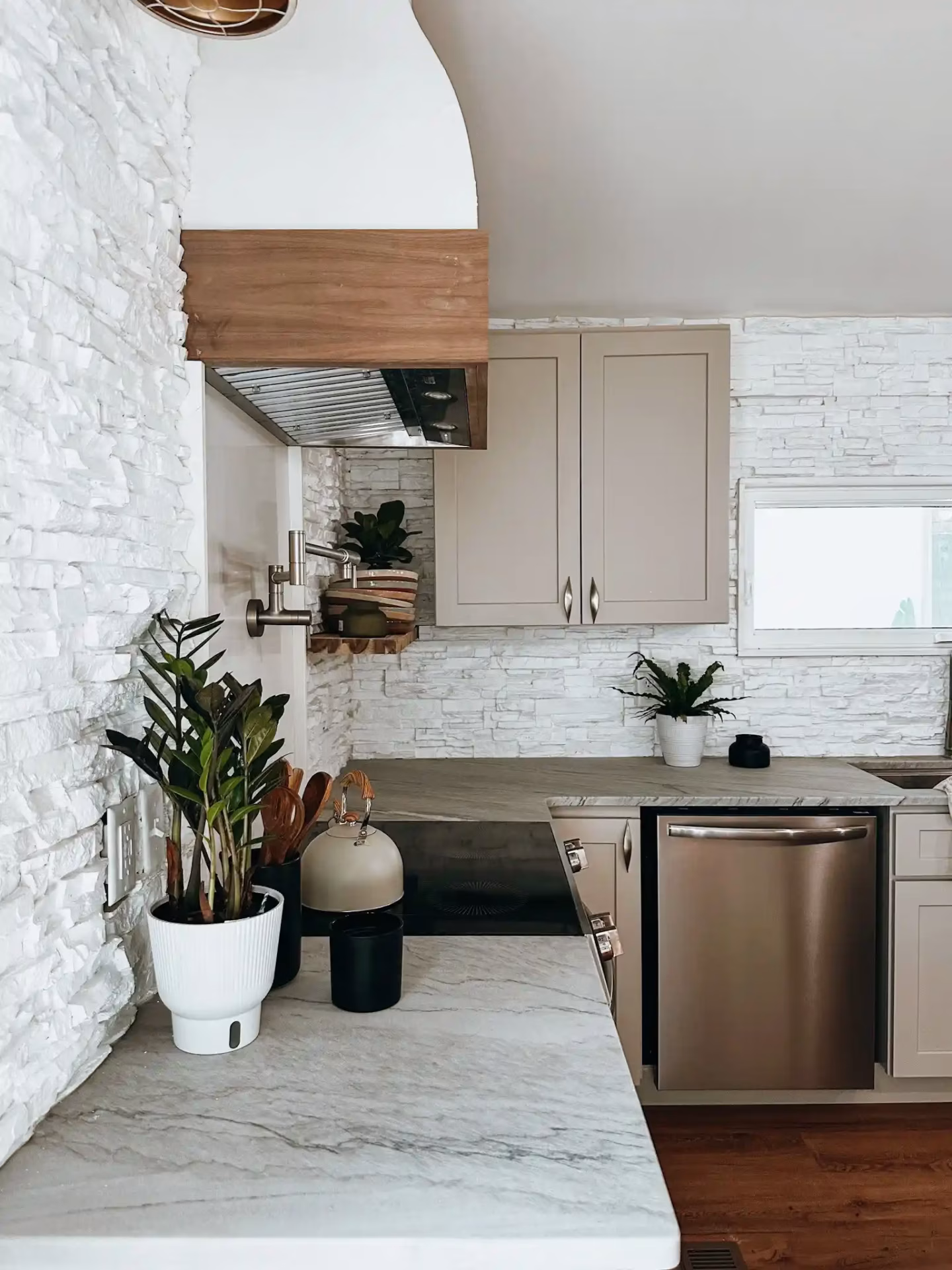Quartzite in kitchen