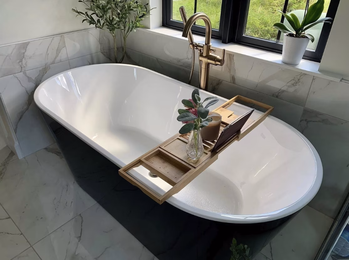 Delta tub filler with free standing tub