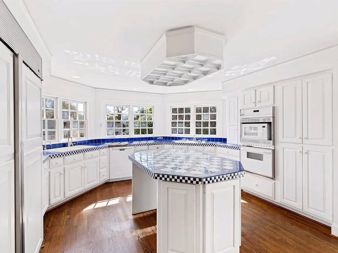 kitchen with bay window wall